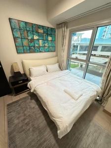 120 Sqm Luxurious Modern 3 Bedrooms Facing Manila Bay Sunset, Airports, Okada, Solaire, MOA with Free Parking