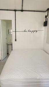 Ap Conteiner, térreo- studio moderno 7min da praia de carro!