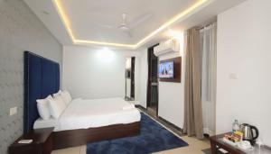 Hotel Claytone Near Delhi Airport