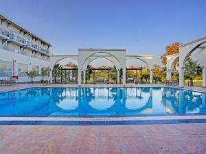 Sunday Resort & Spa by CheckIn Manesar Gurugram