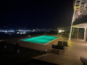 Luxury Villa Rafaela-private pool, BBQ & Games
