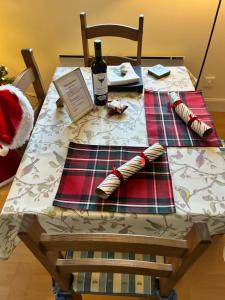 Lindas Retreats Self catering accommodation 1 bedroom cottage or 3 bedroom House