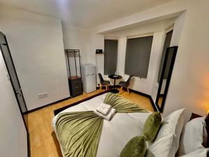 Stylish Private Room in Central London!