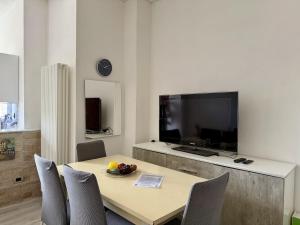 HOST4U - Vista Valle a pochi passi dalla Stazione e Centro di Imperia