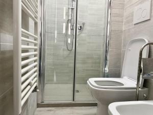 HOST4U - Vista Valle a pochi passi dalla Stazione e Centro di Imperia