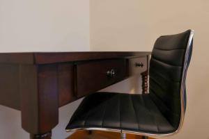 Immaculate furnished 1-Bedroom Apartment