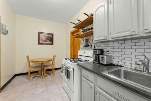 Immaculate furnished 1-Bedroom Apartment