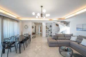 Luxury Apartment in Glyfada with Sea View