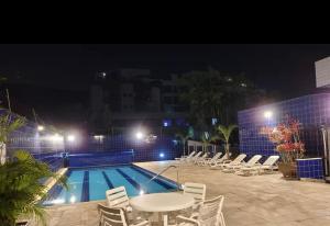 Amplo AP frente ao MAR com 3 quartos, varanda com frente para a praia, lazer completo e serviço de praia!