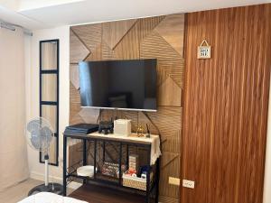 New Studio Boho Studio with PS4 & Balcony