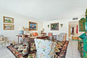 Bright Two-Bedroom Waterfront Retreat With Scenic Balcony Views