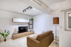NEW - Stylish 1-Bedroom Maisonette near Ta Xbiex Marina by SF HOMES