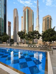 Luxury 1BR, Long Stays & Walk to Burj Khalifa, High Speed Internet
