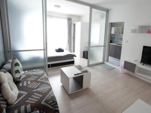 Condo is next to the mall Big swimming pool 2