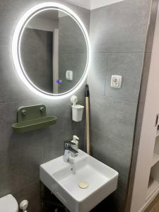 MIRazul - Estúdio Central - 2 Pessoas - 4 min a pé da Praia - Wi-Fi e AC