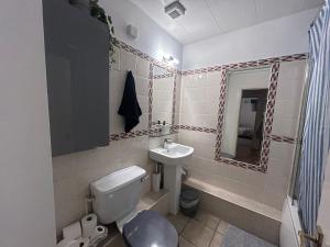 2BDR near Guinness Storehouse and Dub Castle