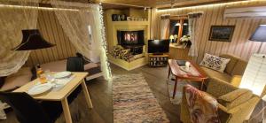 Newly-renovated super cozy house with sauna!