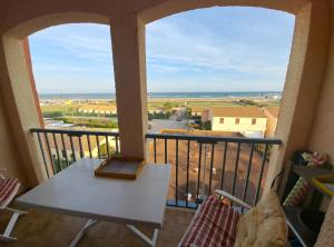 Barcarès village studio rénové vue mer de face splendide parking et grande piscine