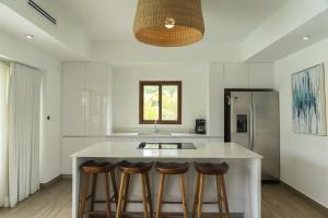 Pool entry villa for in private complex in Monterrico