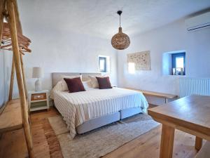 Leticia Villa with pool with amazing sea views, Paros