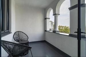 Central Green Point Apartment