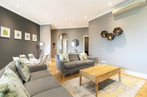 Central Green Point Apartment