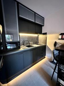 Appartement moderne climatisé avec piscine, terrasse et parking - Proche Promenade des Anglais