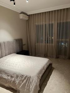 Beautiful 2 suites apartment modern cozy and central