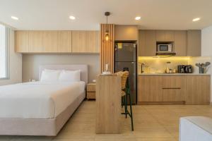 Suite 15th floor con vista mar y piscina CB1511