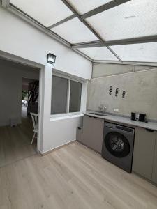 Duplex moderno reciclado a metros del mar