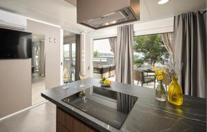 2 Bedroom Amazing Home In Njivice