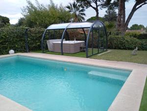 Encantadora villa con Piscina,Spa exterior y cerca de la playa