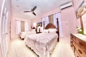 Dela de-Rose Guest House Negril Jamaica