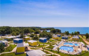 Amazing Home In Novigrad With Wifi