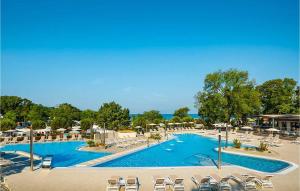 Amazing Home In Novigrad With Wifi