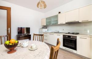 Lovely Apartment In Pag With Wifi