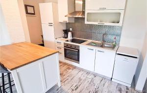 Nice Apartment In Supetarska Draga With Wifi