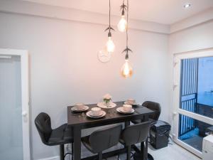 Stylish 2BD, Near O2, WIF, Sleeps 6, London