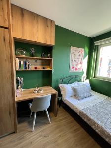 Modern Apartment BalconyBright&Spacious fast Wi-fi