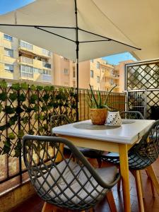 Charming Seaside Flat Ideal Central Location