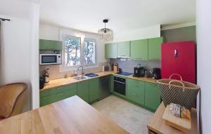 Amazing Home In Aramon