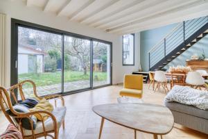 Joyful House 15 min de Disneyland Paris- Bord de Marne- 12 personnes