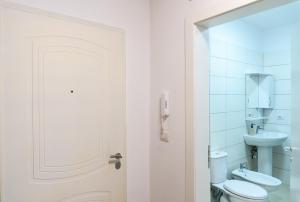 Modern Apartment in a Quiet Area near Center