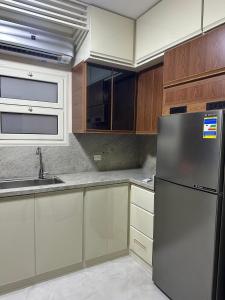 90 avenue, luxurious 2 bedroom apartment