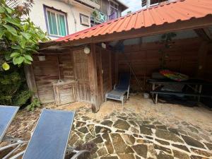 Hummingbird Stay West End 2bd 1bath