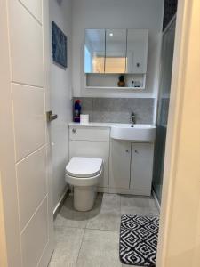 4 Bedroom house with Ensuite.contractors welcome