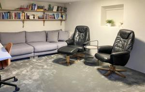 Gorgeous Home In Örebro With Sauna