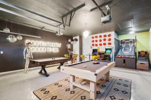 HeatedPool-PickleBall-Basktball-Golf-FirePit-Games