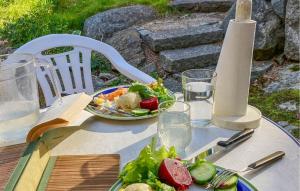 Lovely Home In Ljungskile With Wifi