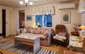 Lovely Home In Ljungskile With Wifi